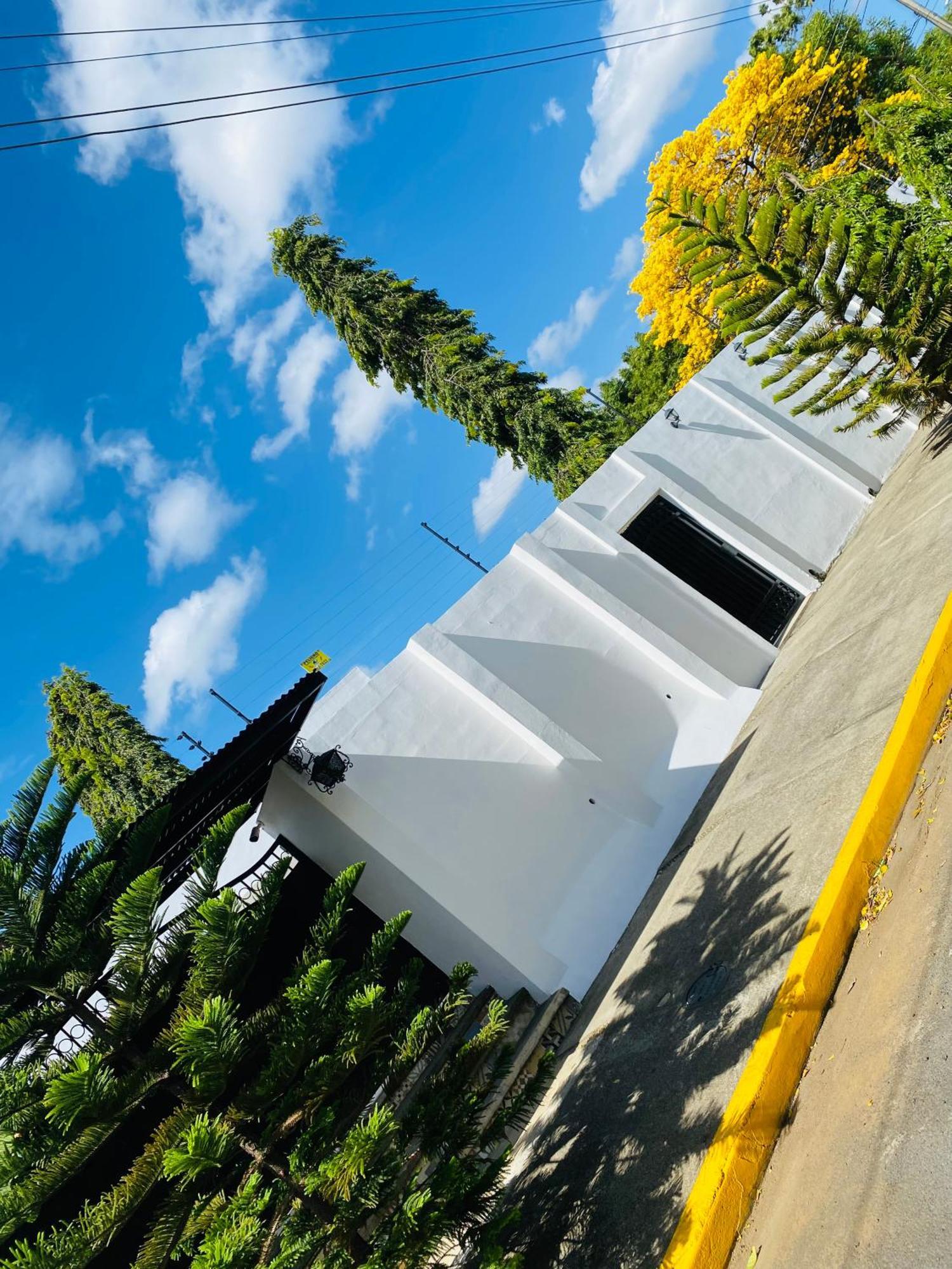 Casa San Juan Bed and Breakfast Managua Exteriör bild